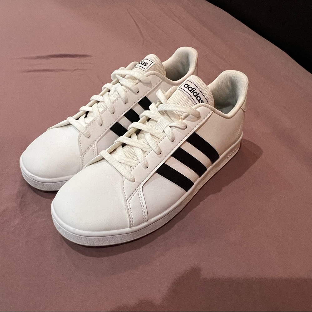 Adidas Sneakers